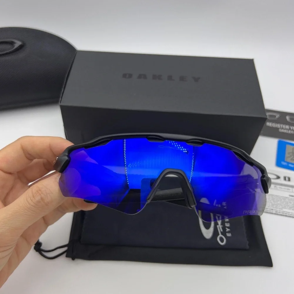 Oakley Sport Cycling Sunglasses - Ice Blue